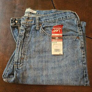 Mens Lee Jeans Straight Leg 36x30 - Originally $60 - NWT